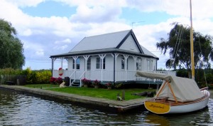 sukie norfolk broads holiday cottage