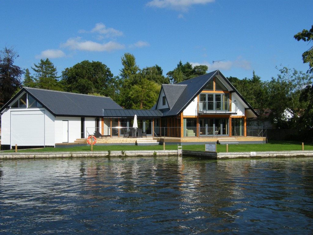Tealby Riverside Cottage in Horning, Norfolk Broads Tealby - Norfolk Broads cottages by water