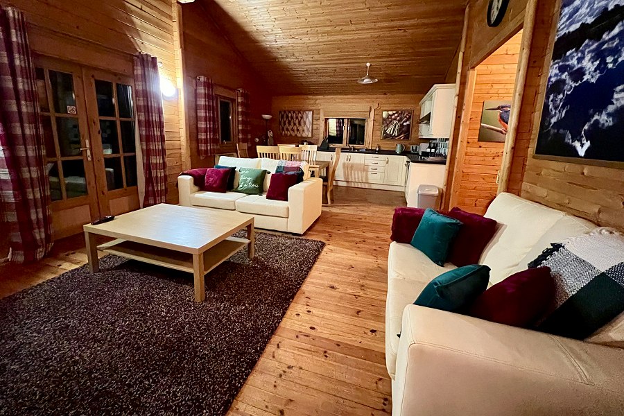 Lake Pochard Tufty Lodge Lounge
