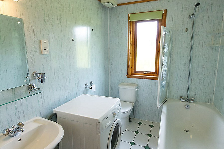 Kingfisher Chalet Bathroom