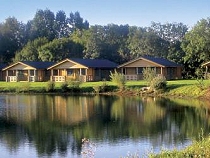 Lake Pochard Lodges - Cotswold Water Park, Cirencester, Gloucs 