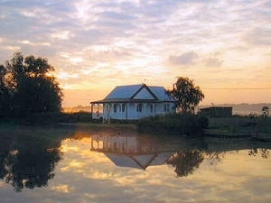 Sukie - Riverside cottage in Potter Heigham
