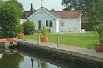 Wroxham holiday cottages with fishing from garden