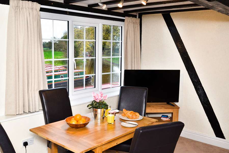 Wrenbury Mill Apartment 2 Dining Area