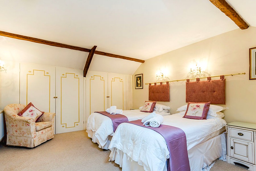 The Coach House Twin Bedroom