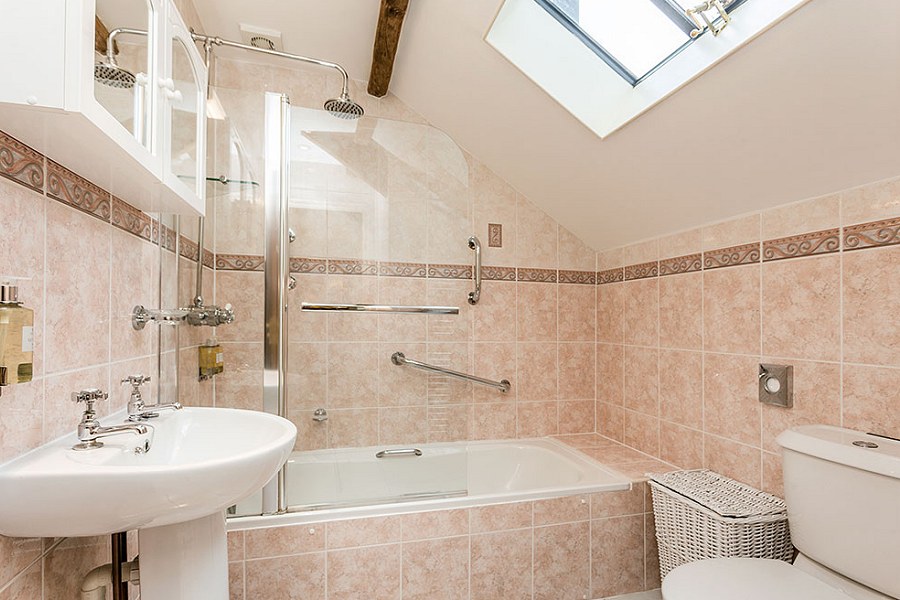 Stable Cottage Bathroom