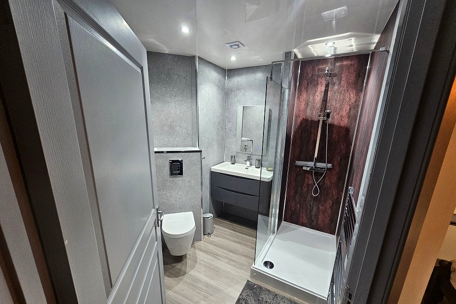 Melfort Harbour Anchorage Ensuite Bathroom