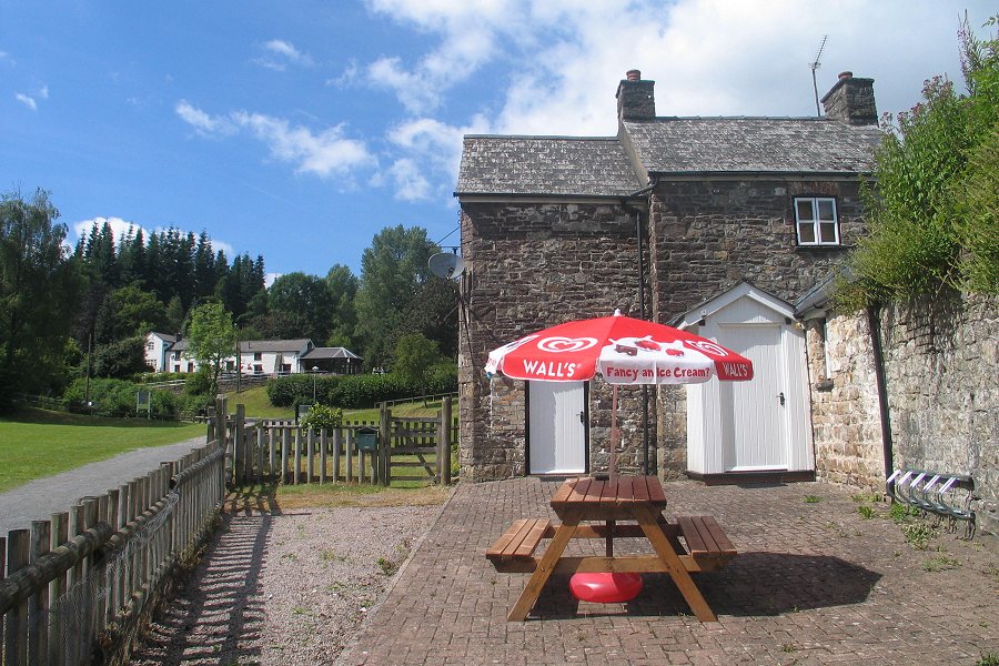 Aqueduct Cottage