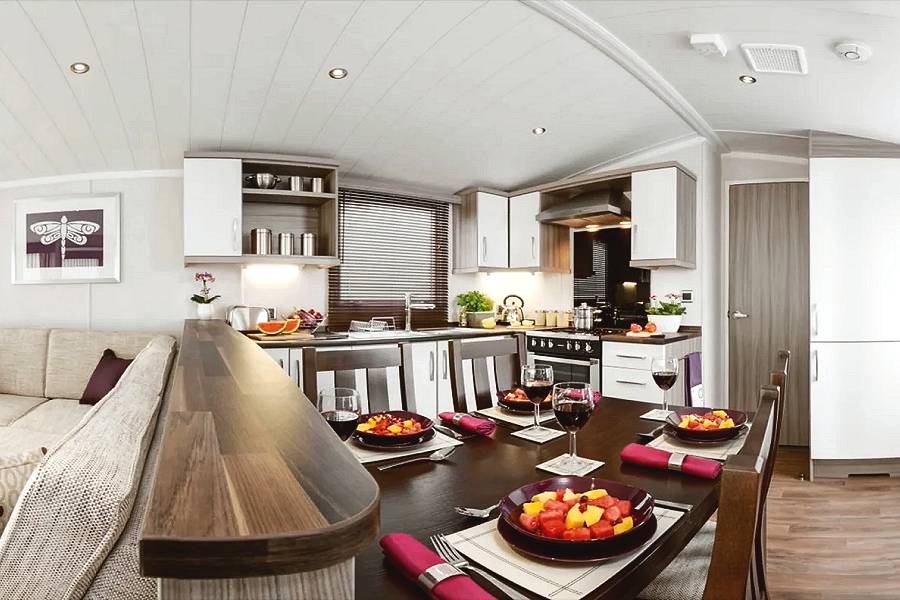 Auroras Dream Lodge Kitchen Dining Area