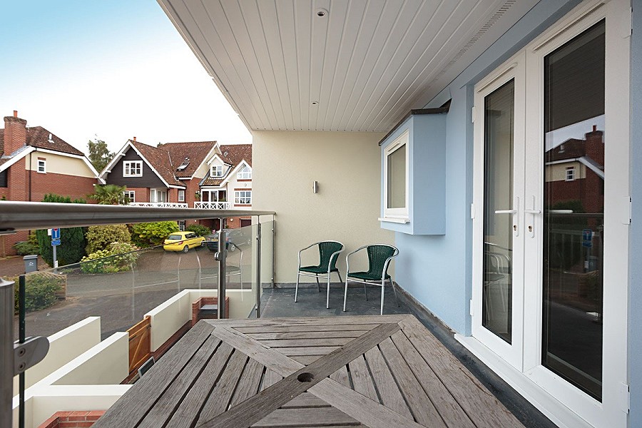 Greylag Goose Balcony and Outdoor Dining