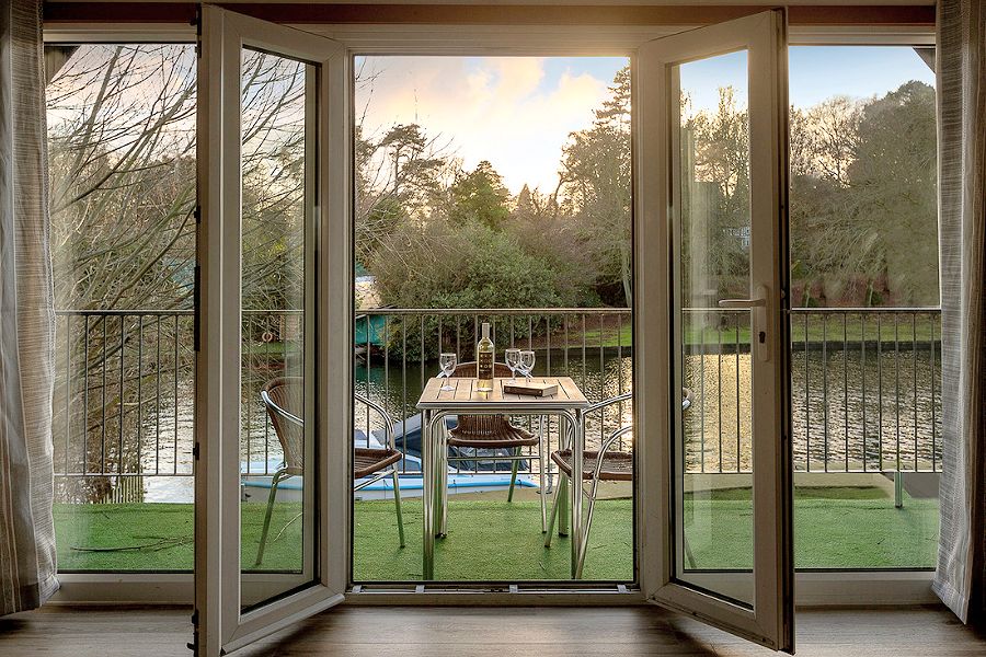 Mallard Balcony and Outdoor Dining