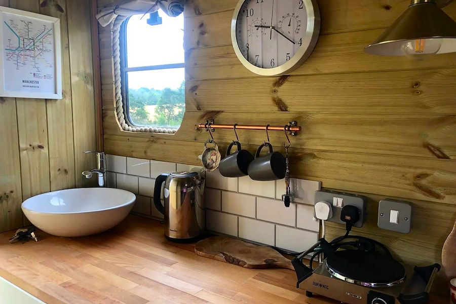 Betty the Horse Box Kitchen