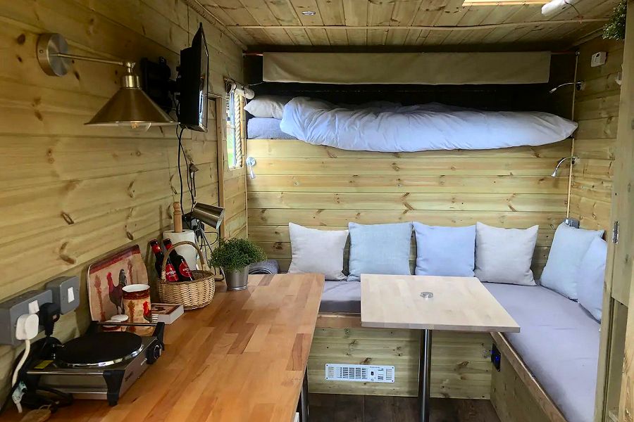 Betty the Horse Box Lounge