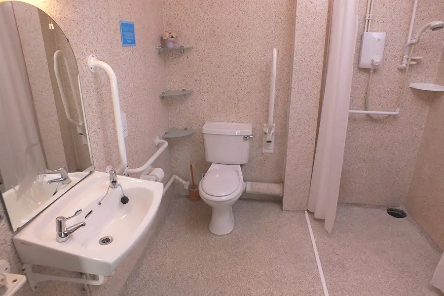 Chaffinch Lodge Bathroom