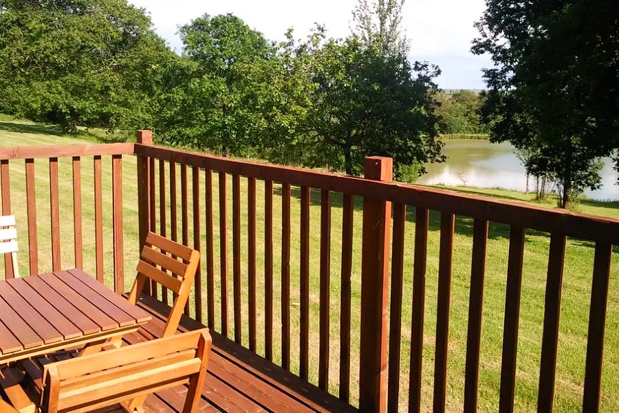 Woodpecker Lodge Decking