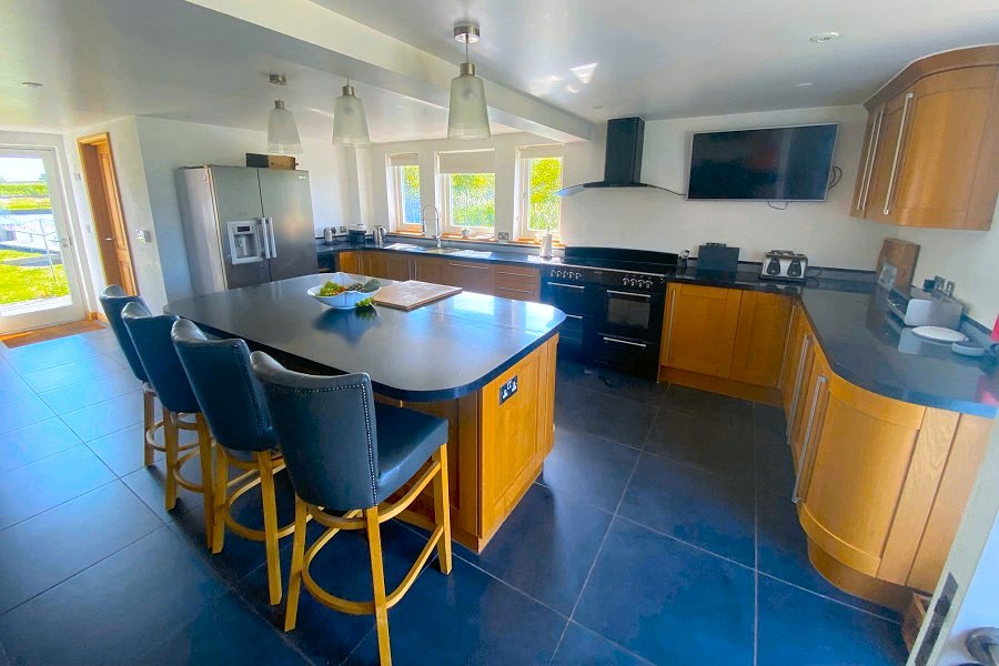 Broad View Kitchen
