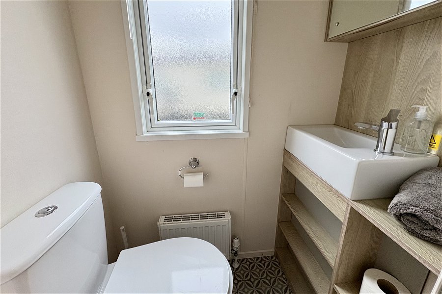 Busy Bees Lodge Bathroom