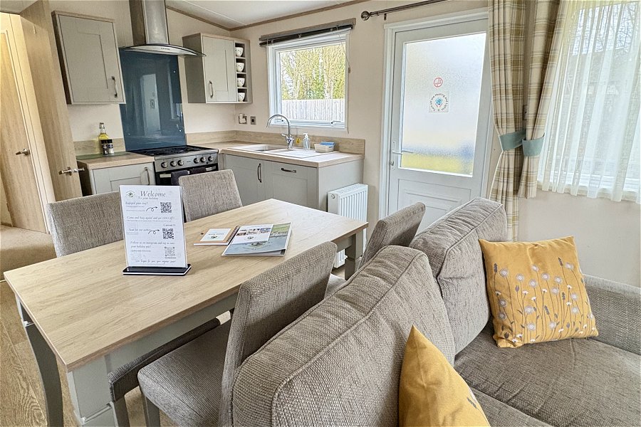 Busy Bees Lodge Dining