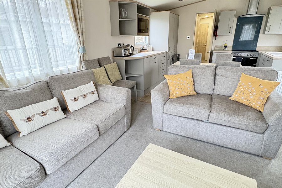 Busy Bees Lodge Living Area