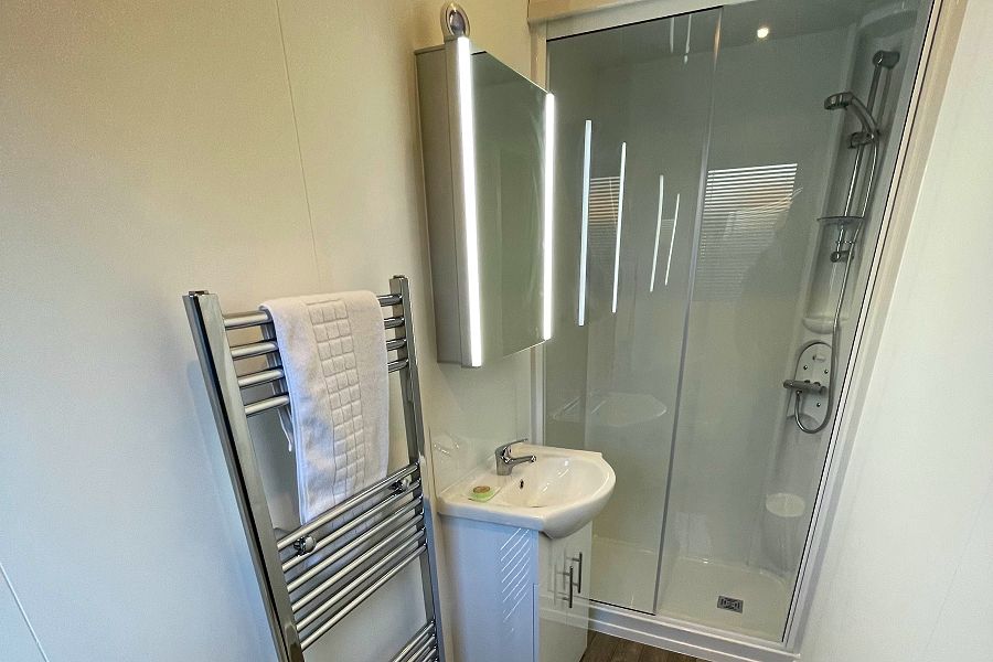 Lapwing Lodge Bathroom