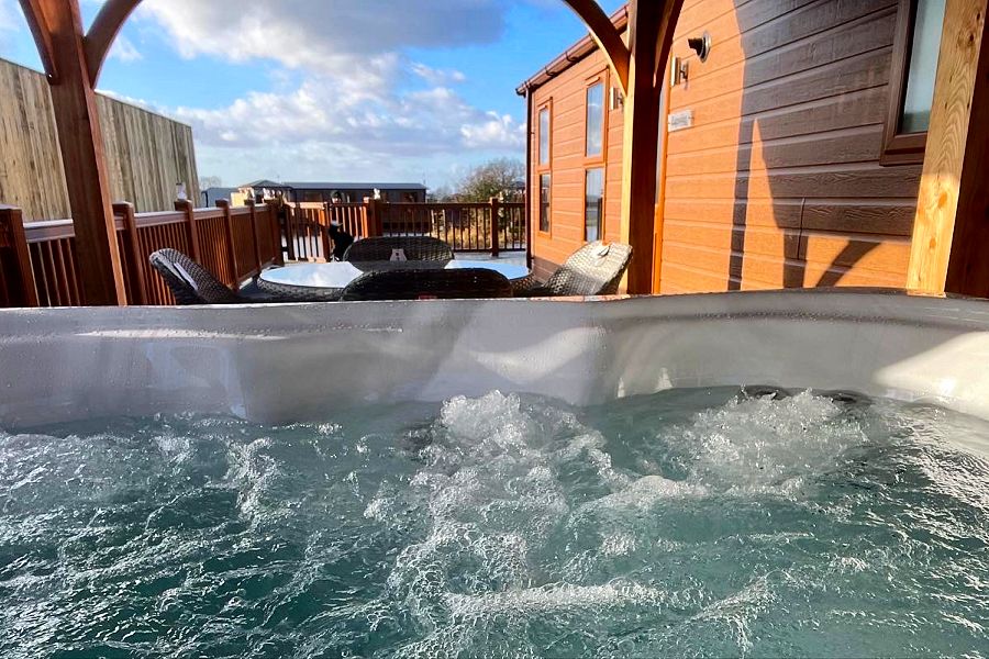 Lapwing Lodge Hot Tub