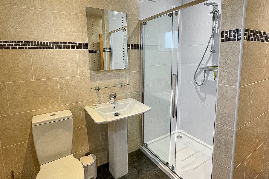 Grebe Lodge Bathroom