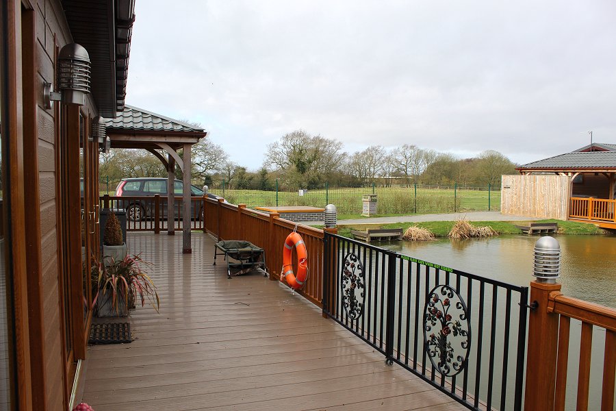 Grebe Lodge