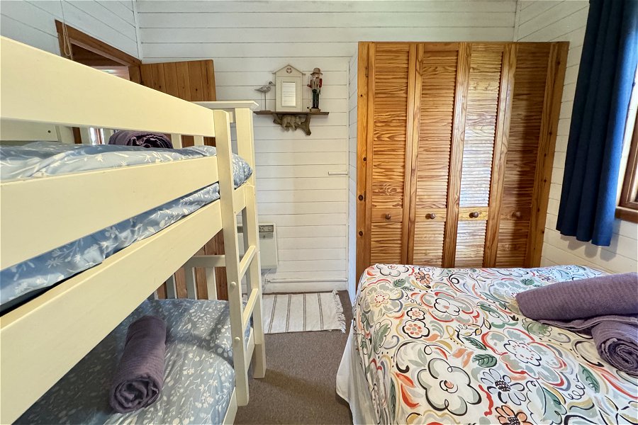 The Cosy Cabin Family Bedroom