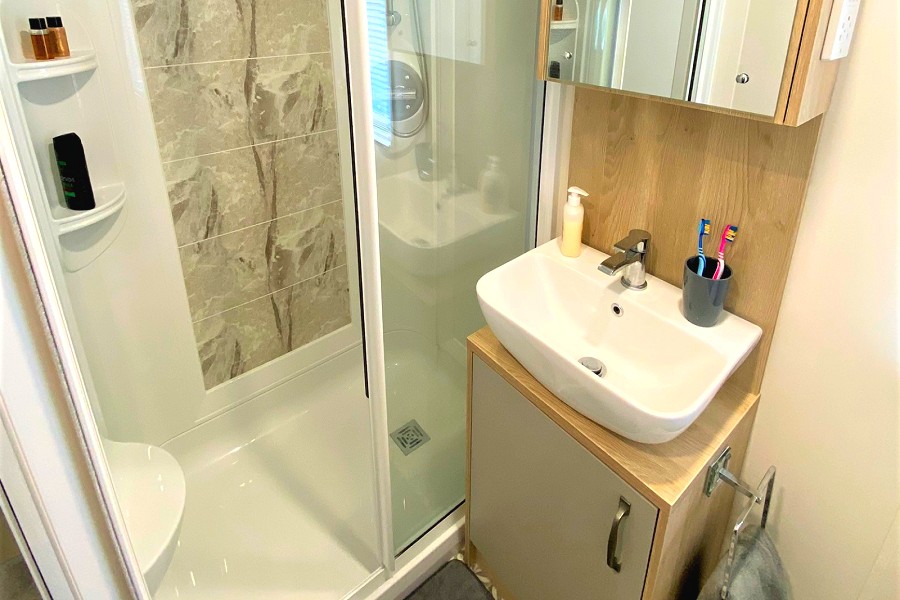 Kingfisher Retreat Bathroom
