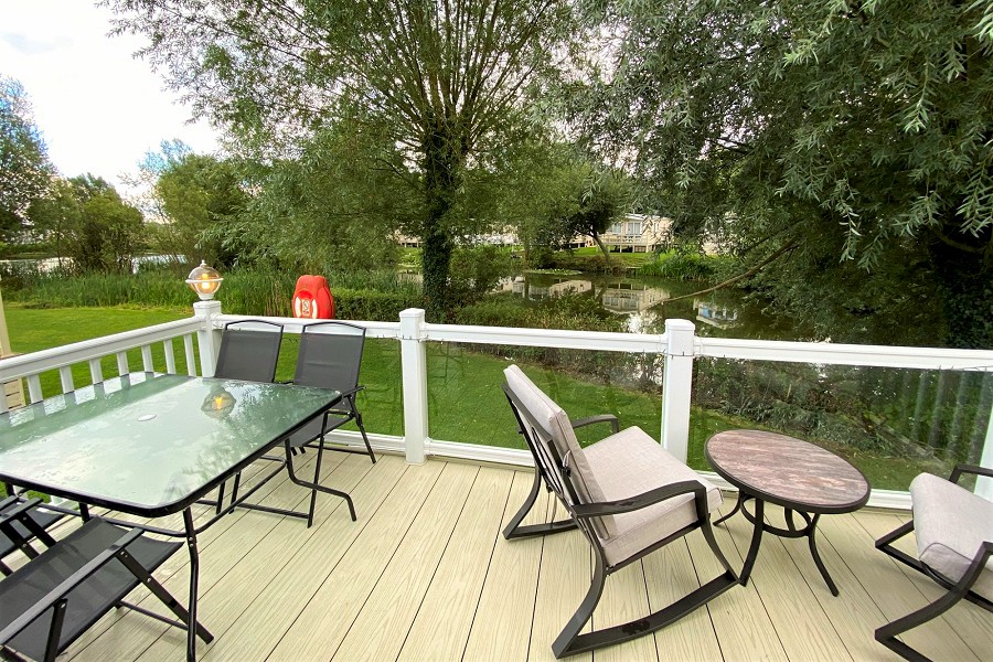Kingfisher Retreat Decking