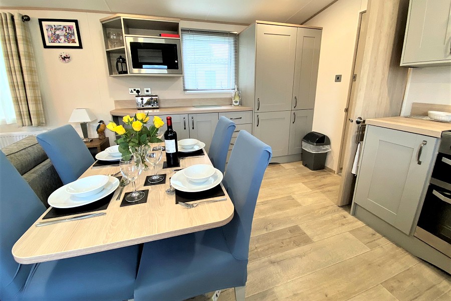 Kingfisher Retreat Dining