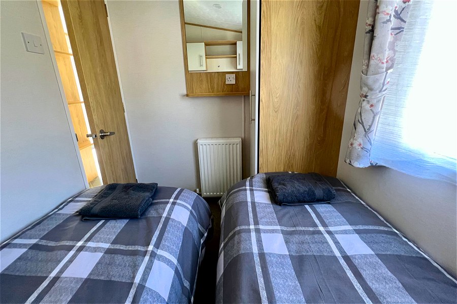 Willow Lodge Twin Bedroom