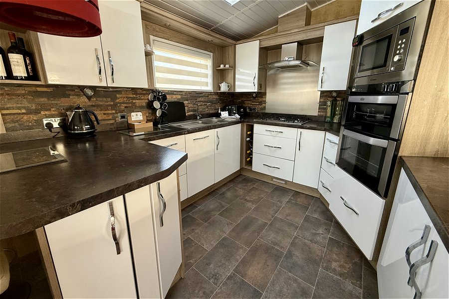 Poppy Meadow Lodge Hot Tub Kitchen