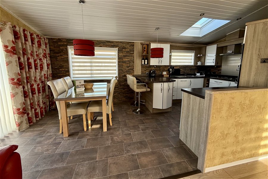 Poppy Meadow Lodge Hot Tub Living Area