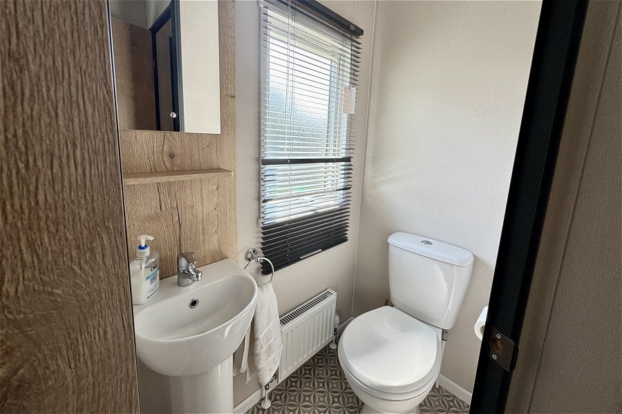 Cotswold Reach Ensuite Bathroom
