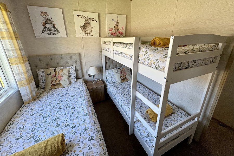 Cottontail Lodge Bunk Bedroom