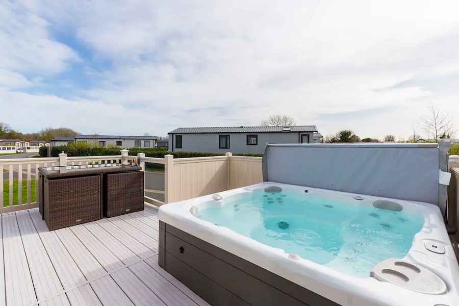 Cottontail Lodge Tub