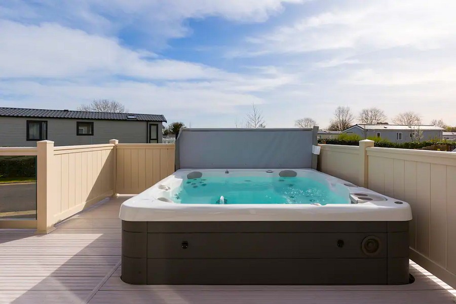 Cottontail Lodge Tub