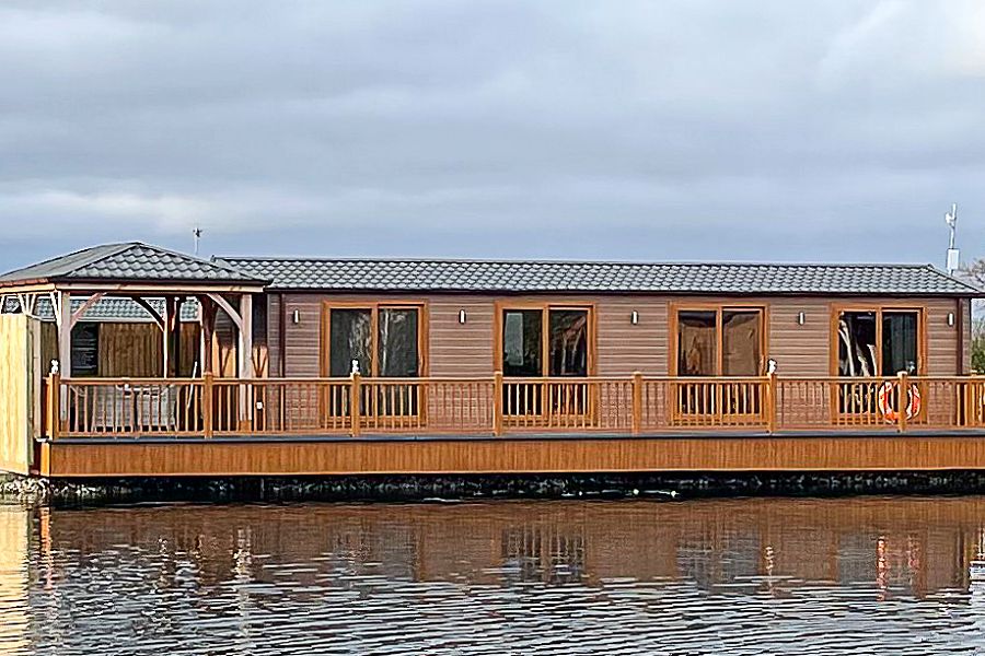 Pelican Lodge