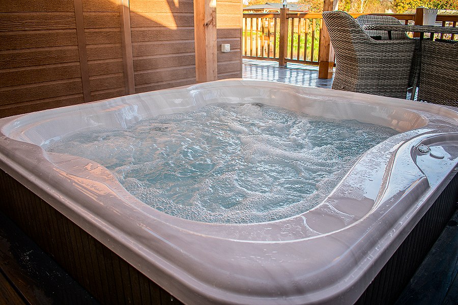 Pelican Lodge Hot Tub