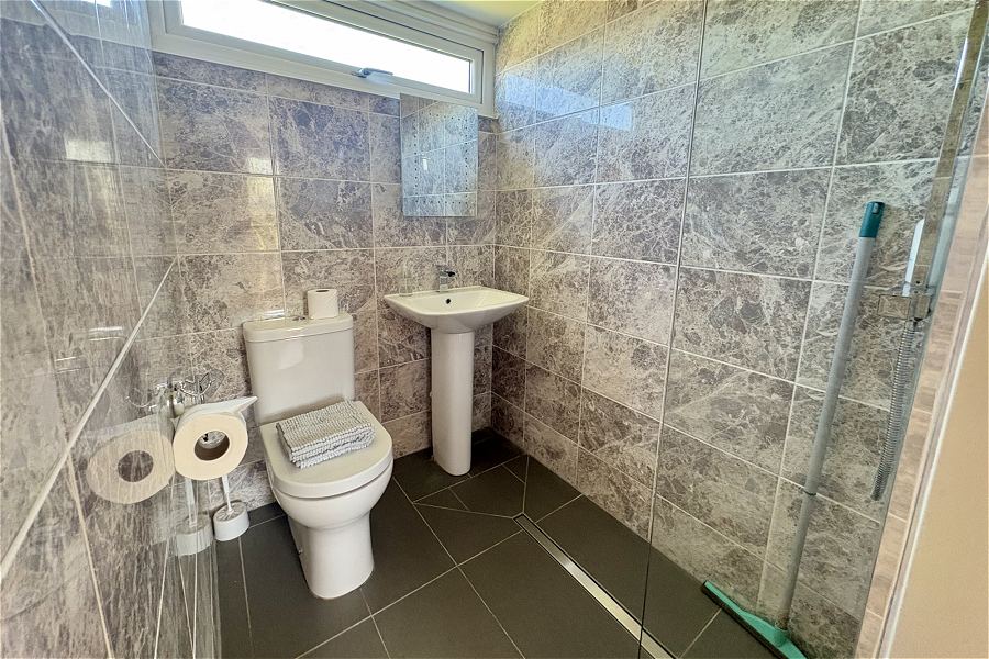 Bear's Cabin Bathroom