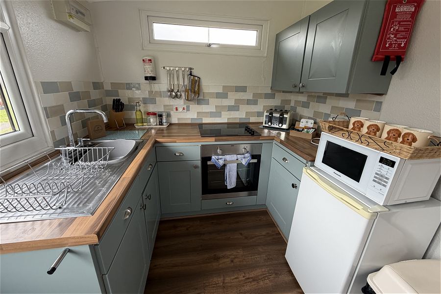 Bear's Cabin Kitchen