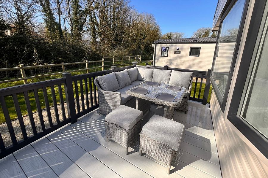 Charlies Retreat Decking