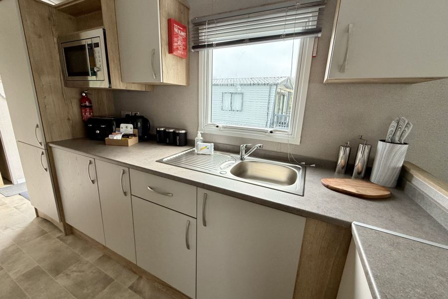 Charlies Retreat Kitchen