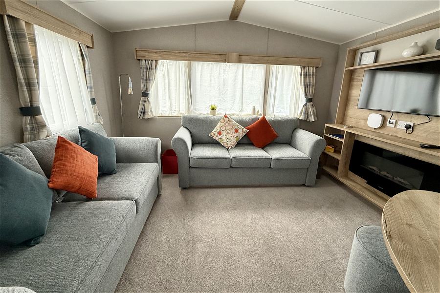 Charlies Retreat Lounge