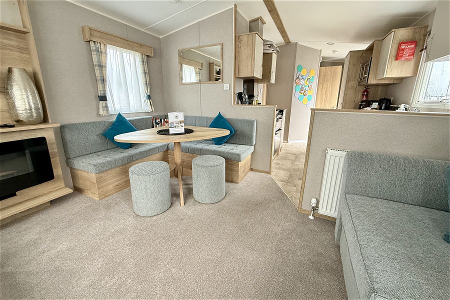 Charlies Retreat Lounge