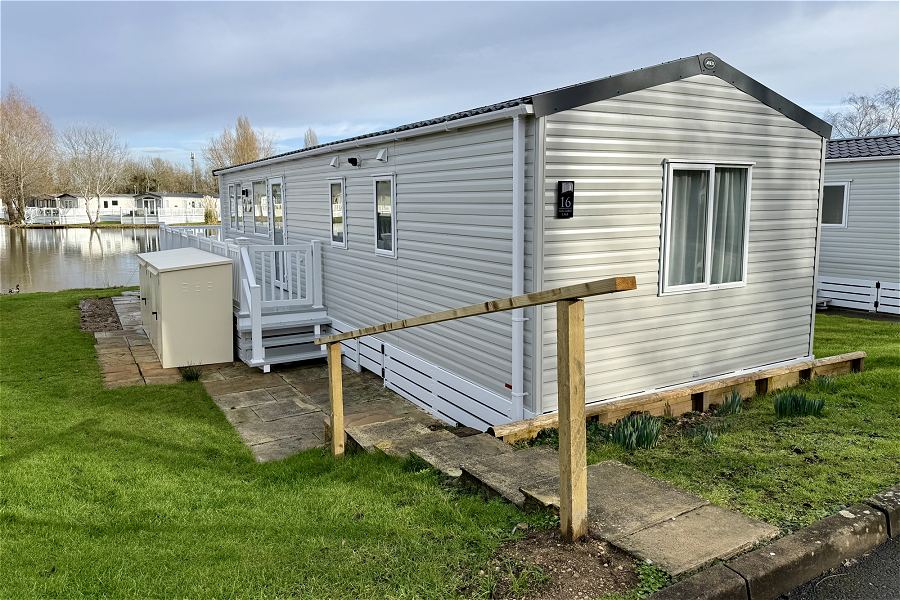 Coconuts Retreat External