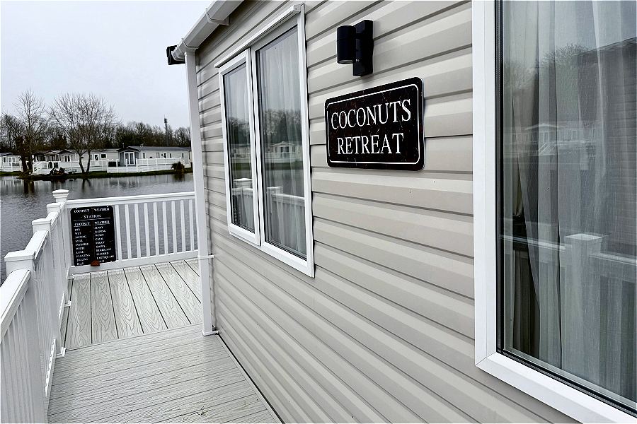 Coconuts Retreat External