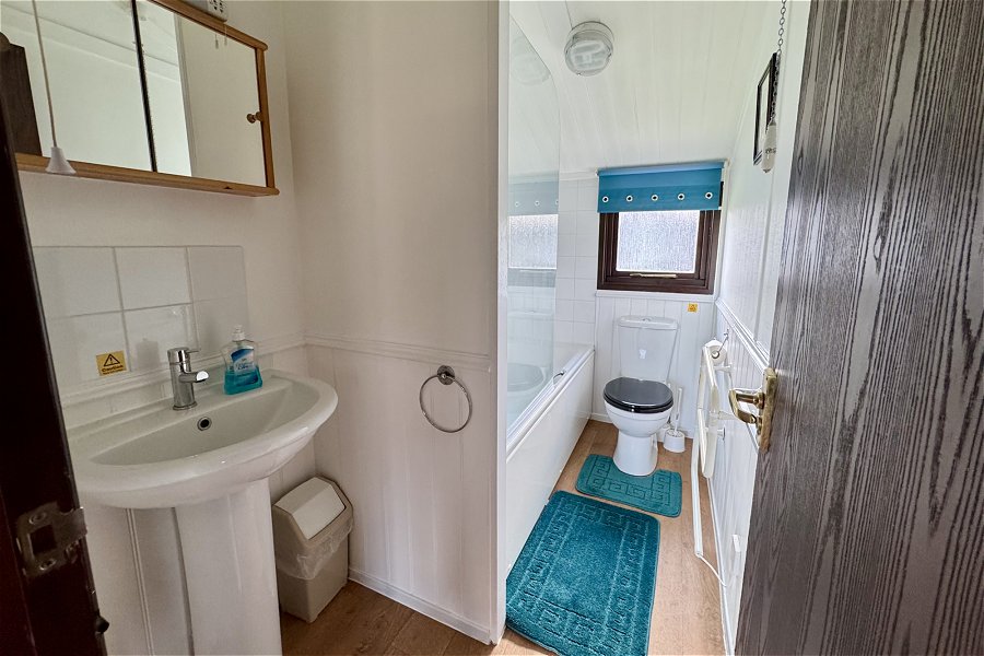 Highland Lodge Bathroom