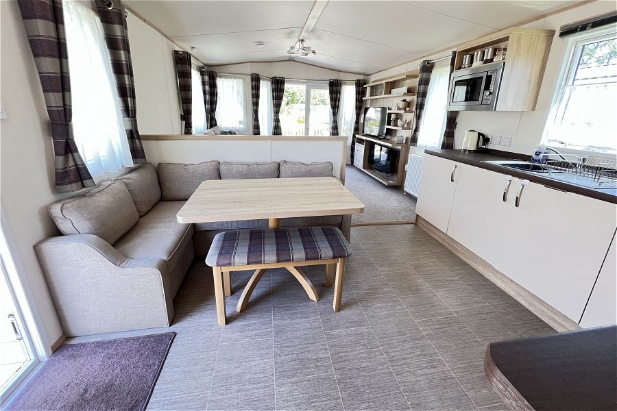 Hygge Lodge Dining Area